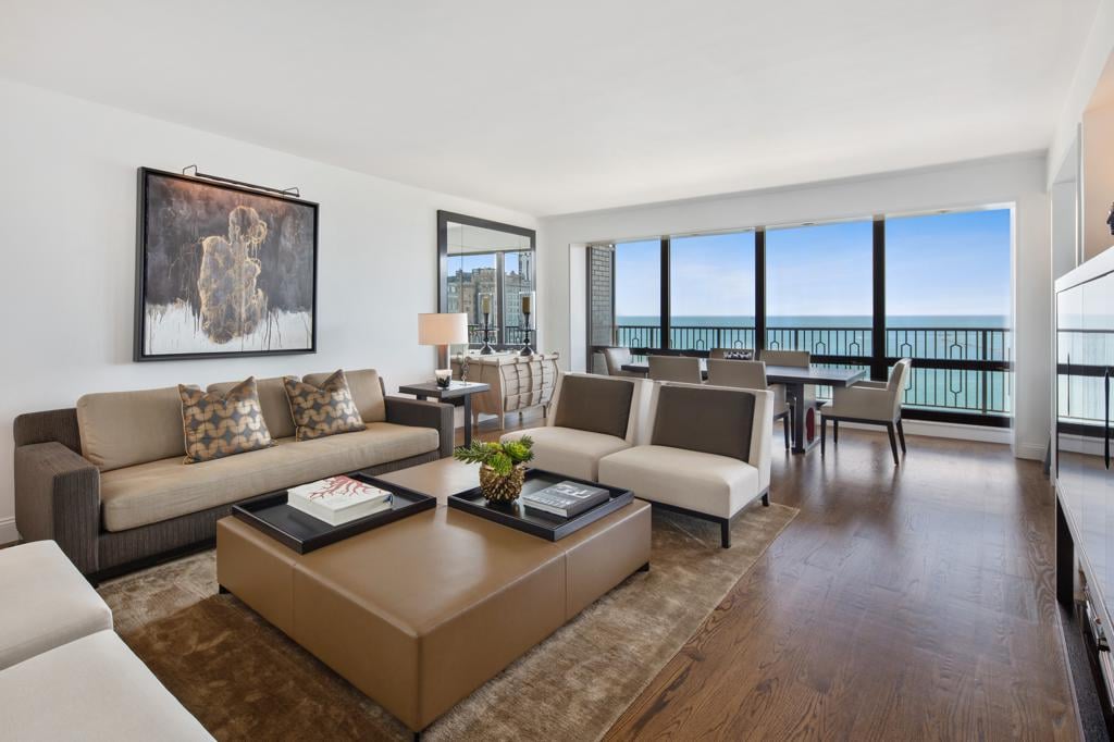 Premiere Gold Coast Condo: 1040 N. Lake Shore #18B