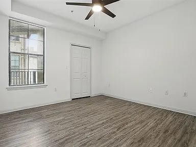 911 N ORANGE AVE #409