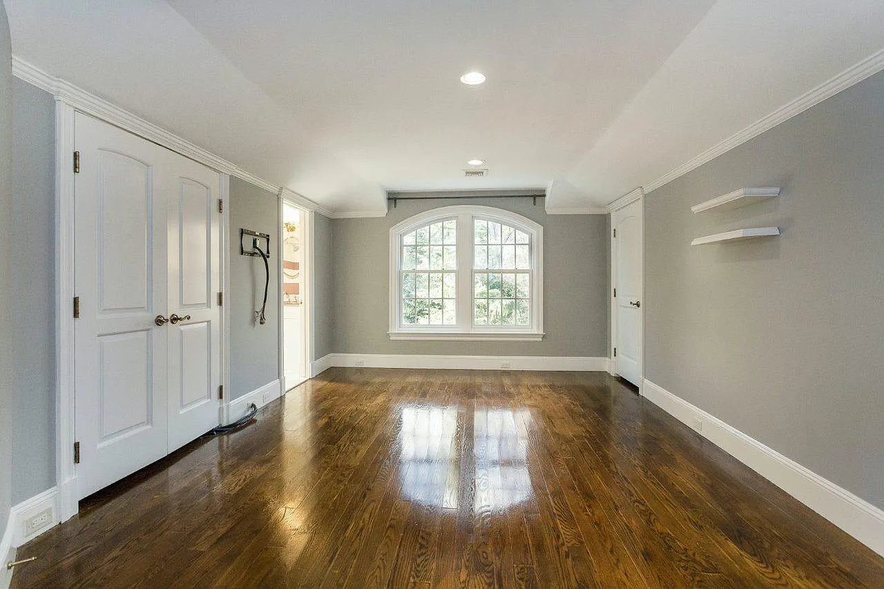 57 Hitchcock Ln