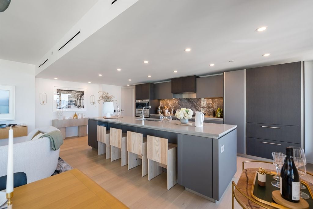 889 Pacific St, #3003