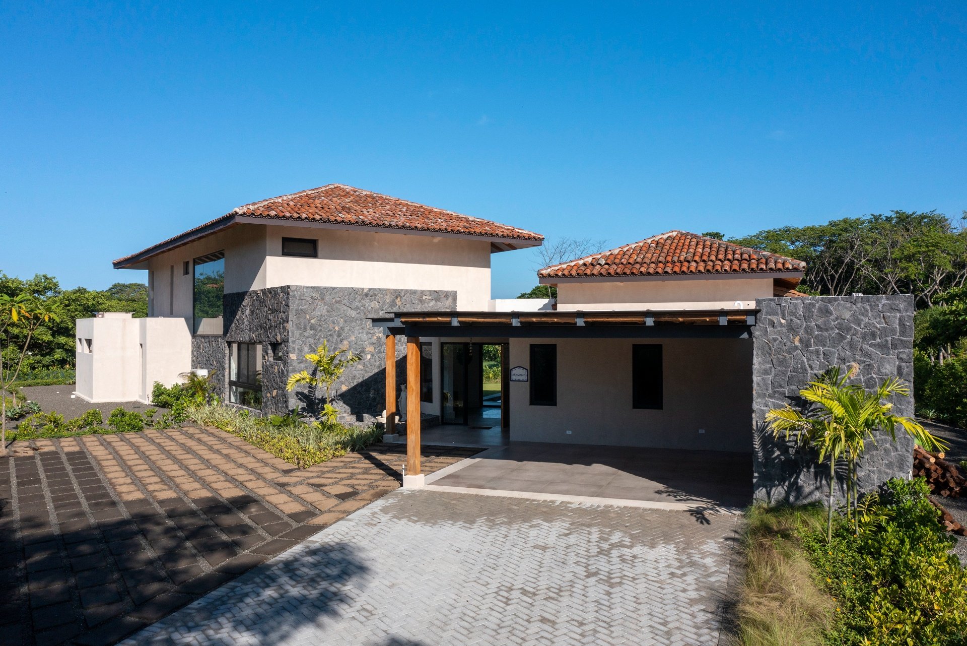 Casa Roacamar:  A Modern Coastal Sanctuary Steps from Playa Bonita