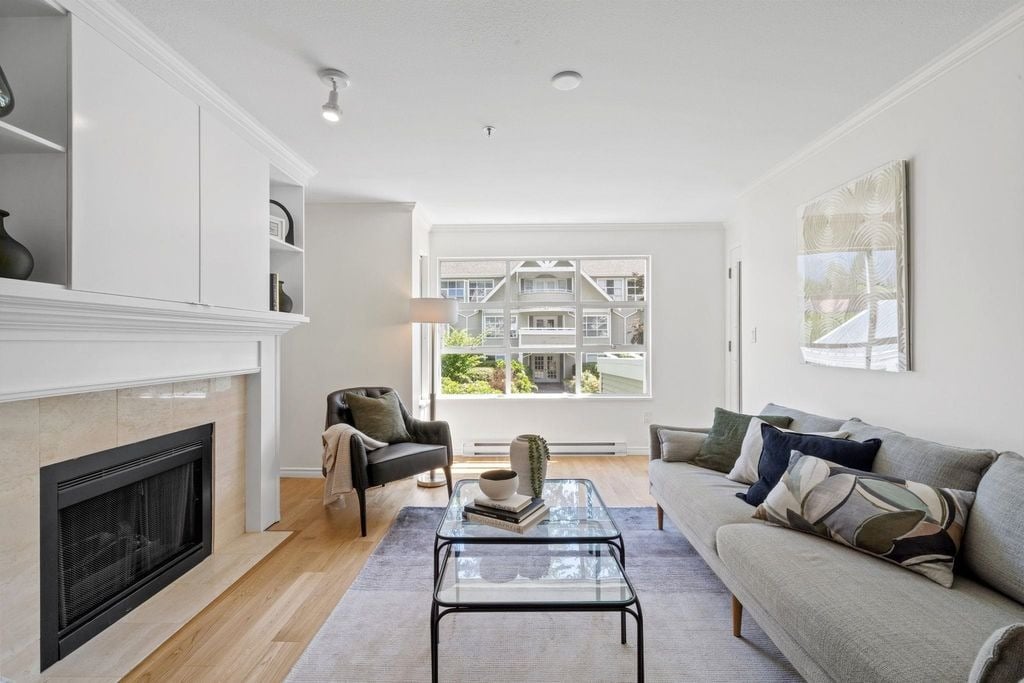 3377 Capilano Cres, #206