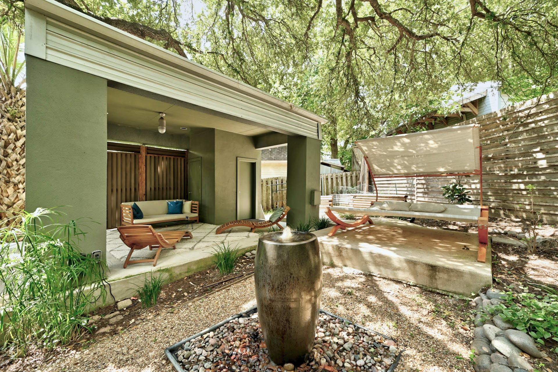 2700 De Soto DR