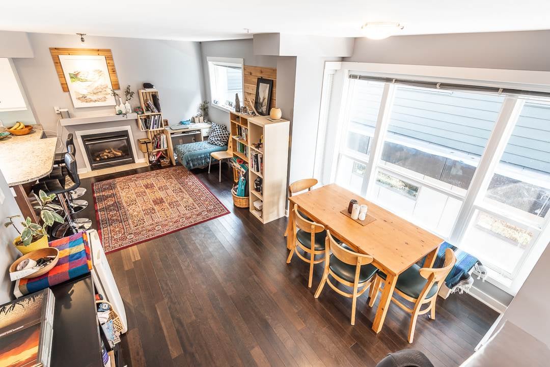 1261 Main St, #8