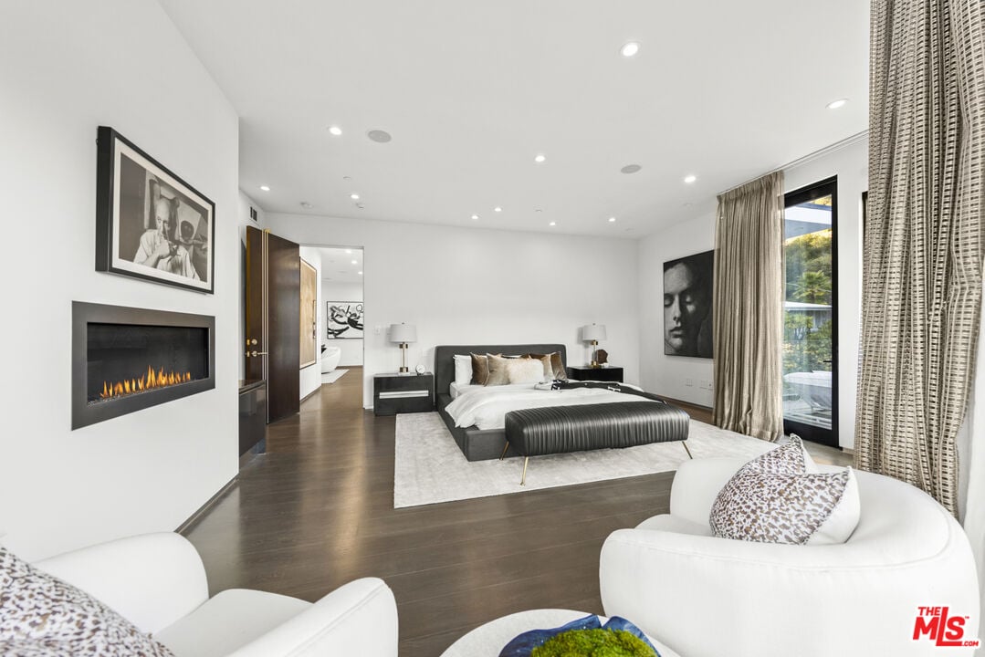  9586 Shirley Ln