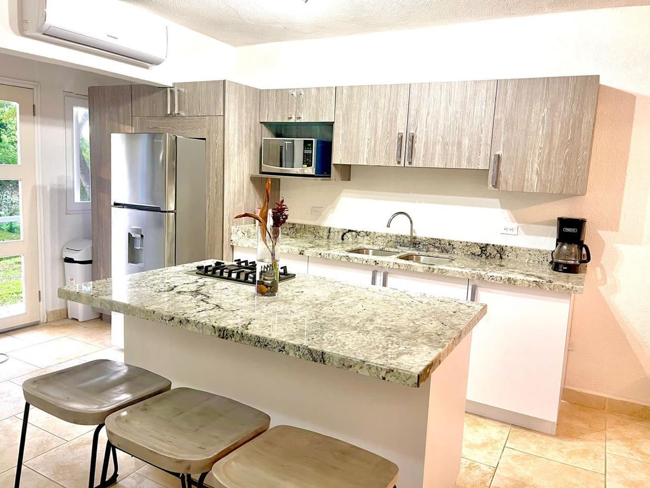 3-D Condo, Ludy’s Village