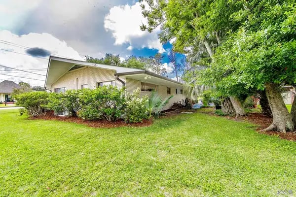 600 Hollygrove Ave