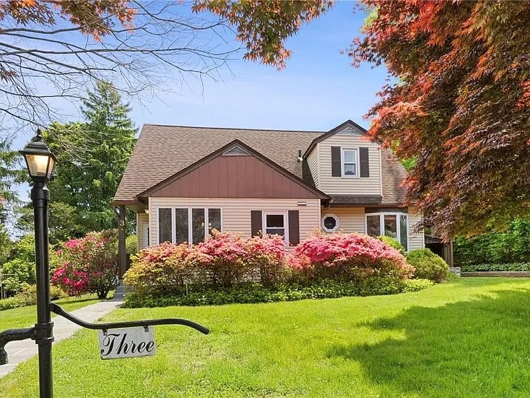 3 Tudor Pl