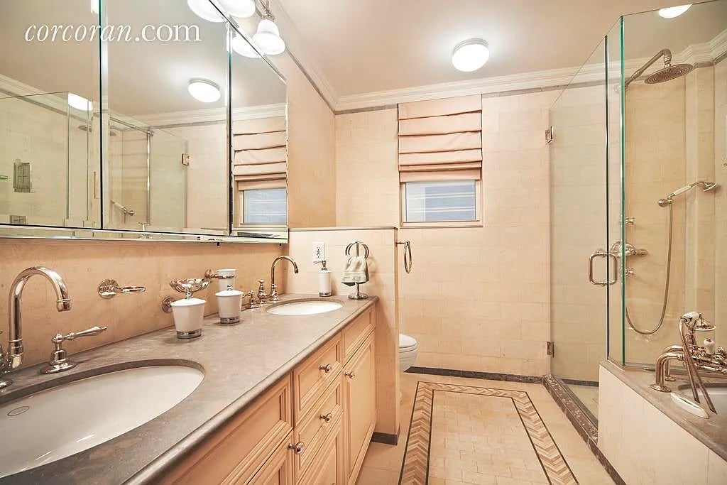 330 E 72nd St APT 4