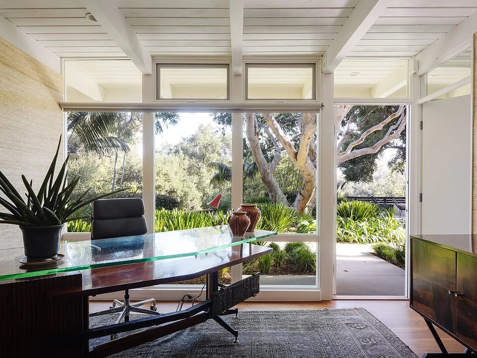 2179 Mandeville Canyon Rd