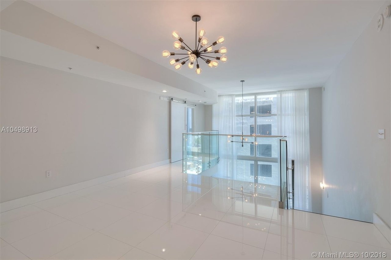 244 Biscayne Blvd #452