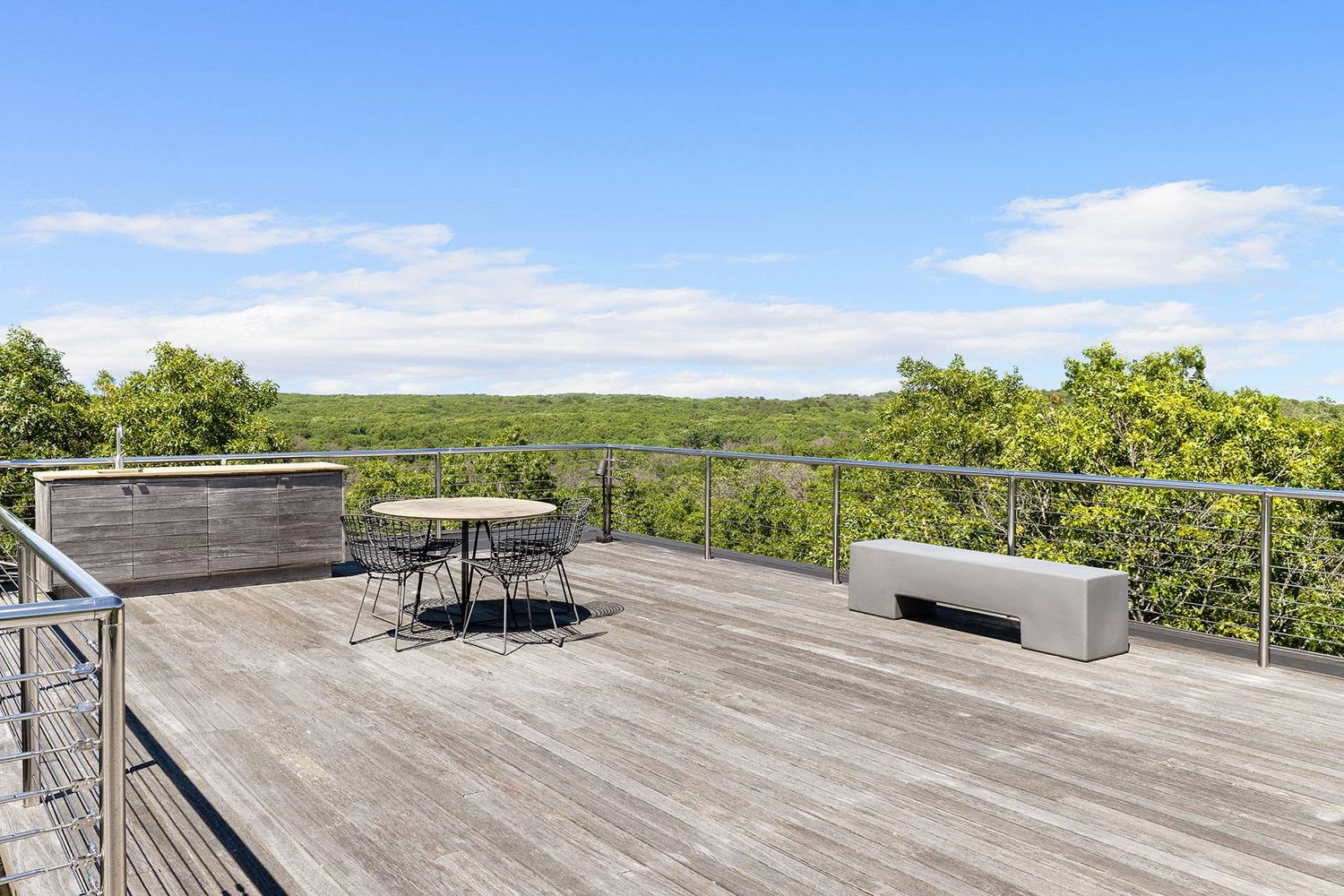 HAMPTONS ARTIST RETREAT BY NOTABLE ARCHITECT ON NEARLY 10 ACRES
