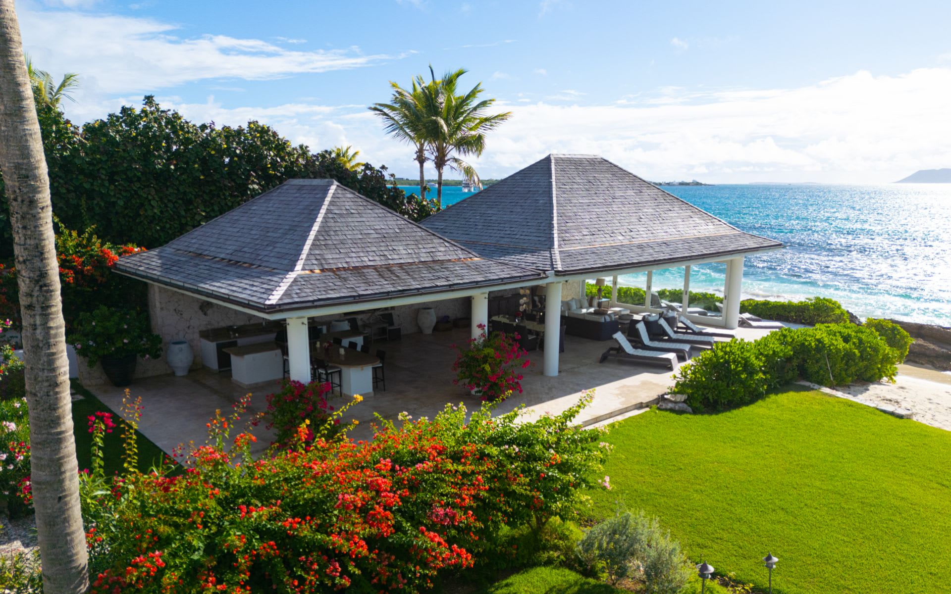 Aurora Estate Home - Private Beach Front Estate 