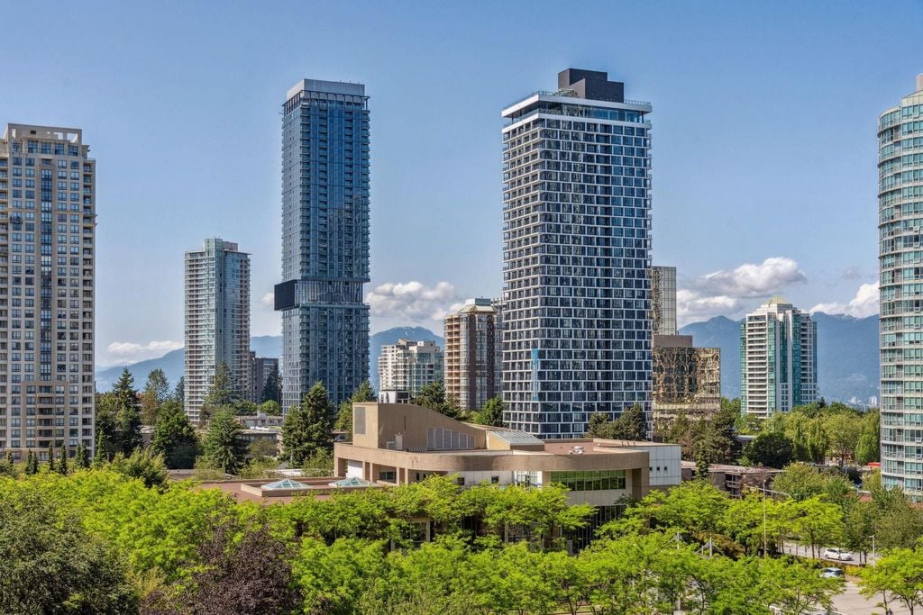 6240 McKay Ave, #605