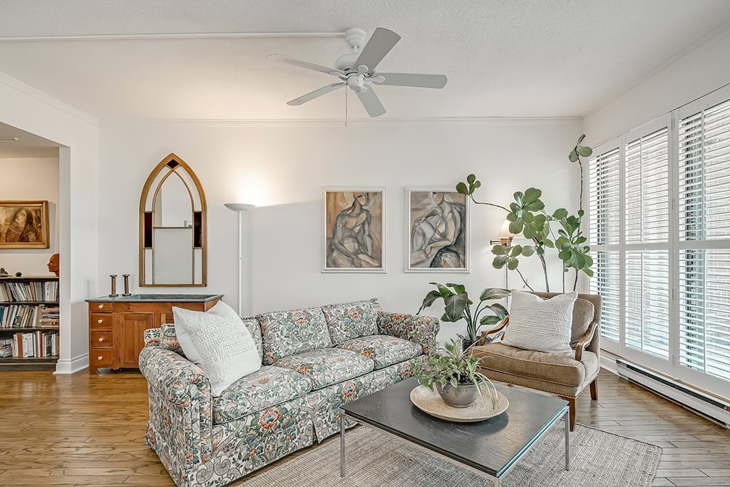 100 Lakeshore Road E Unit: 501