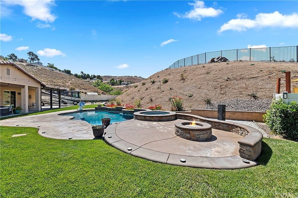 3430 Shandell Ct