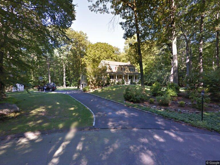 8 Cardinal Ln