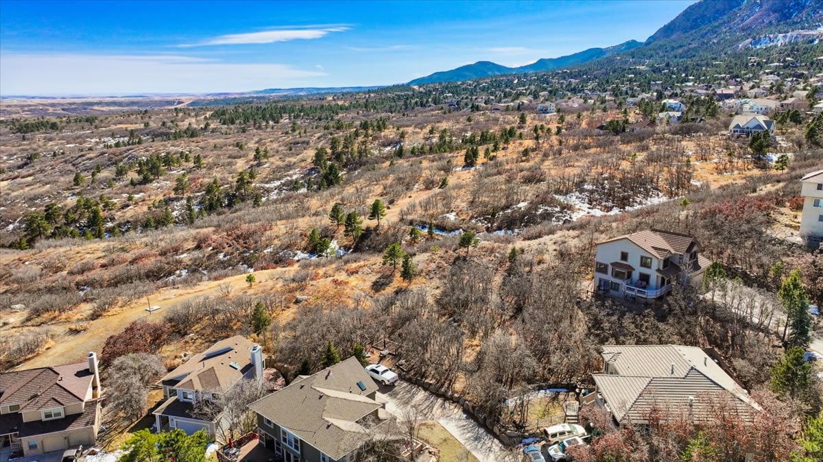 5105 Broadmoor Bluffs Drive