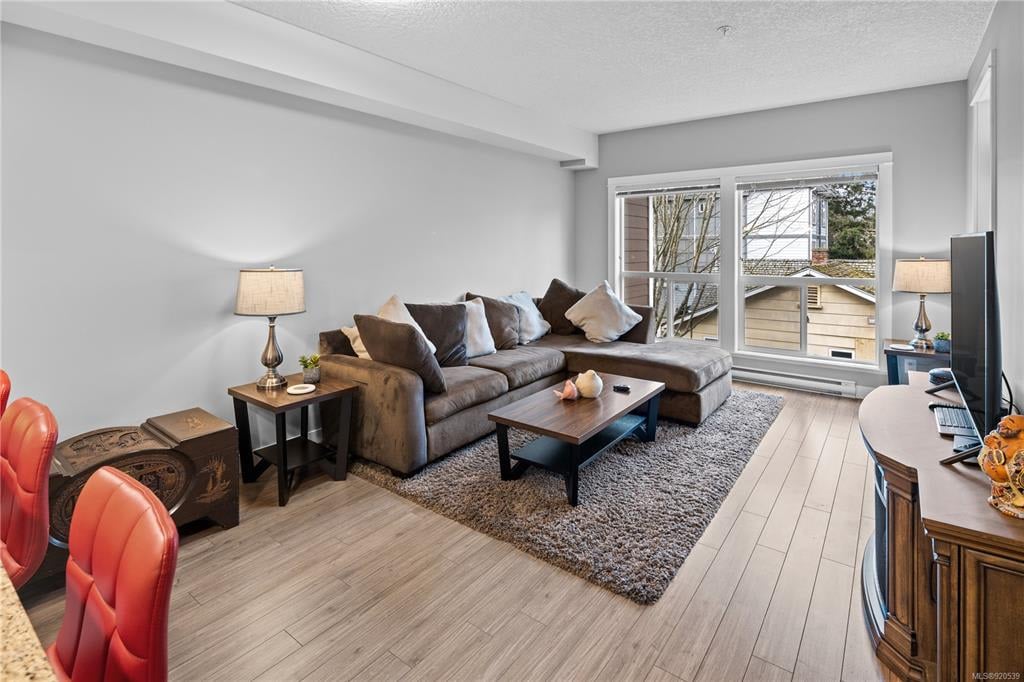 203 - 938 Dunford Ave