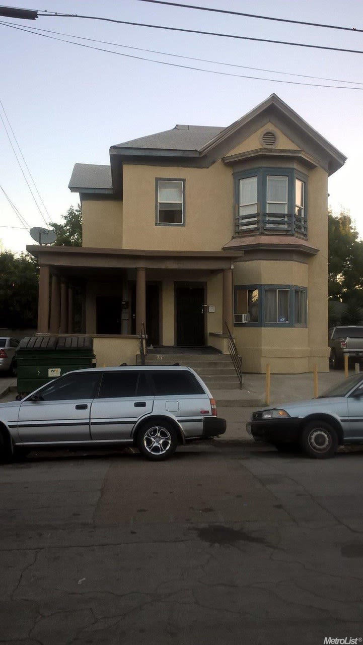 111 W Poplar