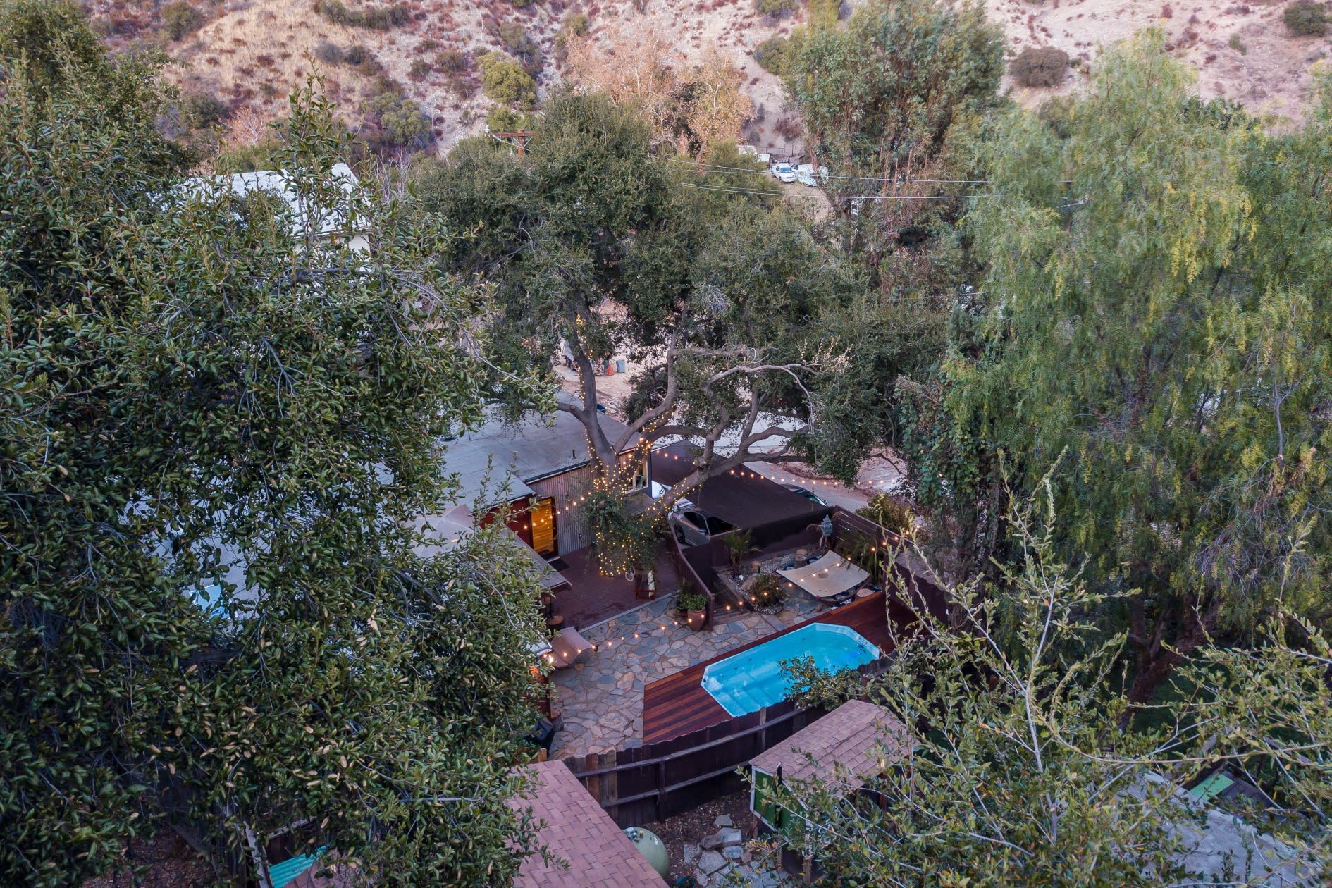 20402 PARADISE LN