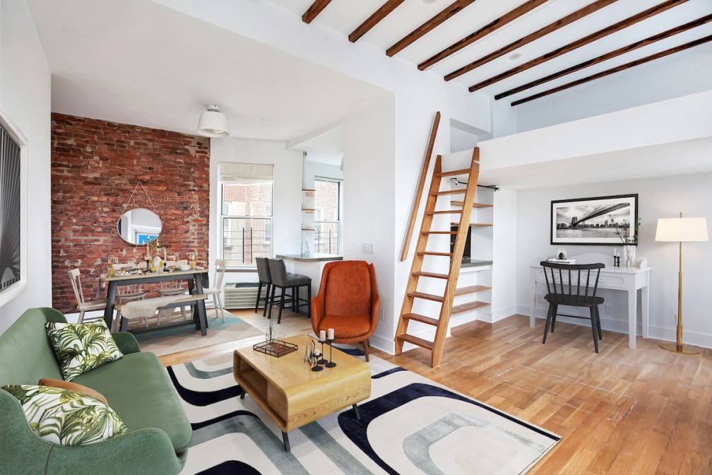211 W 10th St, #6A