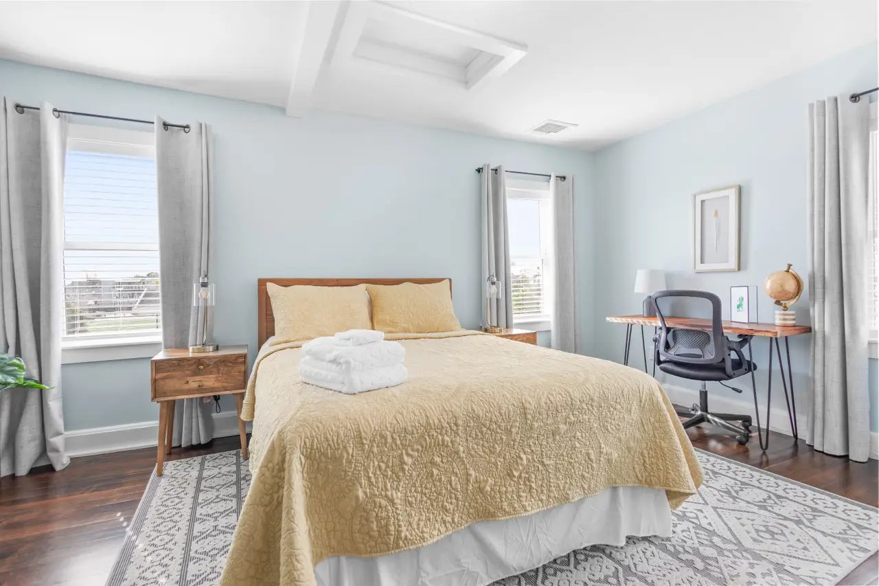 Fabulous Pied-á-Terre Close to Beaches & Downtown!