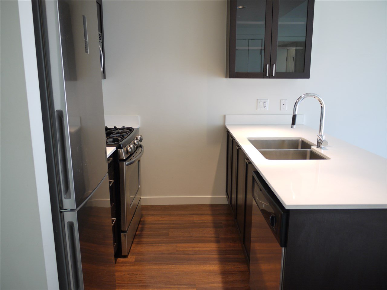 906-4815 Eldorado Mews