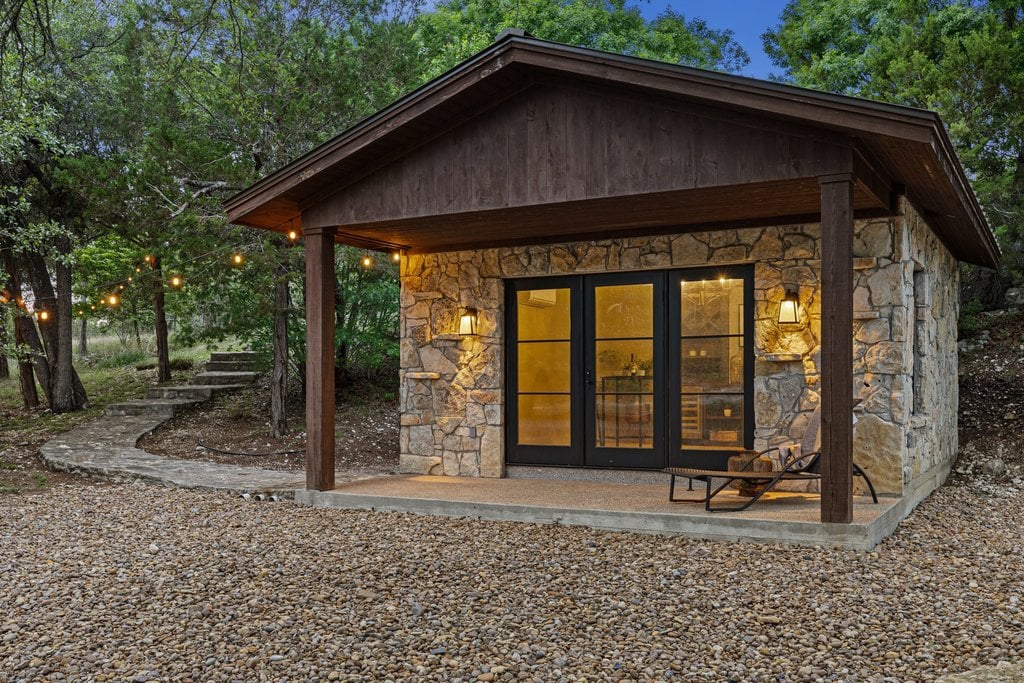 Horseman's Paradise in the heart of Dripping Springs