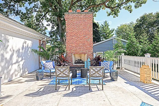 870 Sheridan Rd