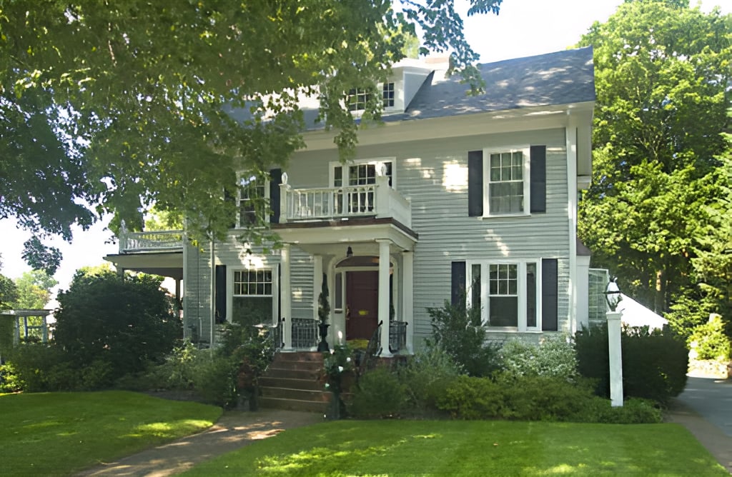 6 Lawson Rd