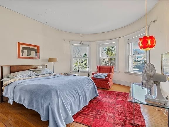 55 Hillside Ave