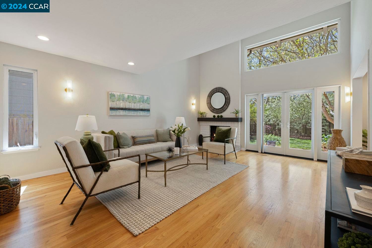 10 Doral Dr