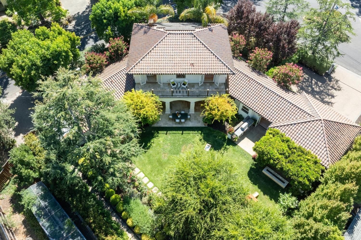 10 Tarry Rd