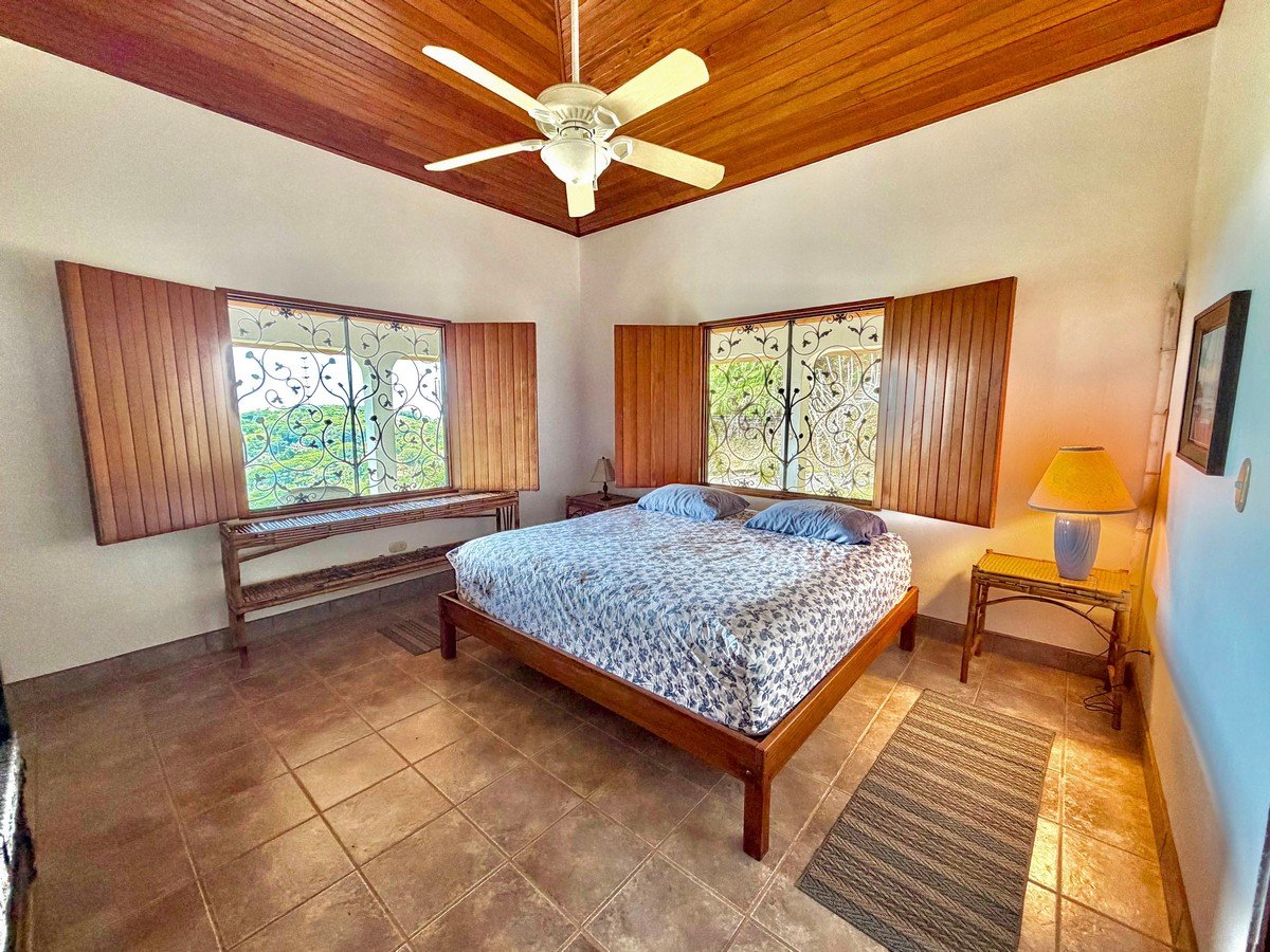 3.64 ACRES – 3 Bedroom Home With Expansive Ocean Views, Multiple Areas to Build, Public Road With Commercial Potential, 10min to the Beach!!