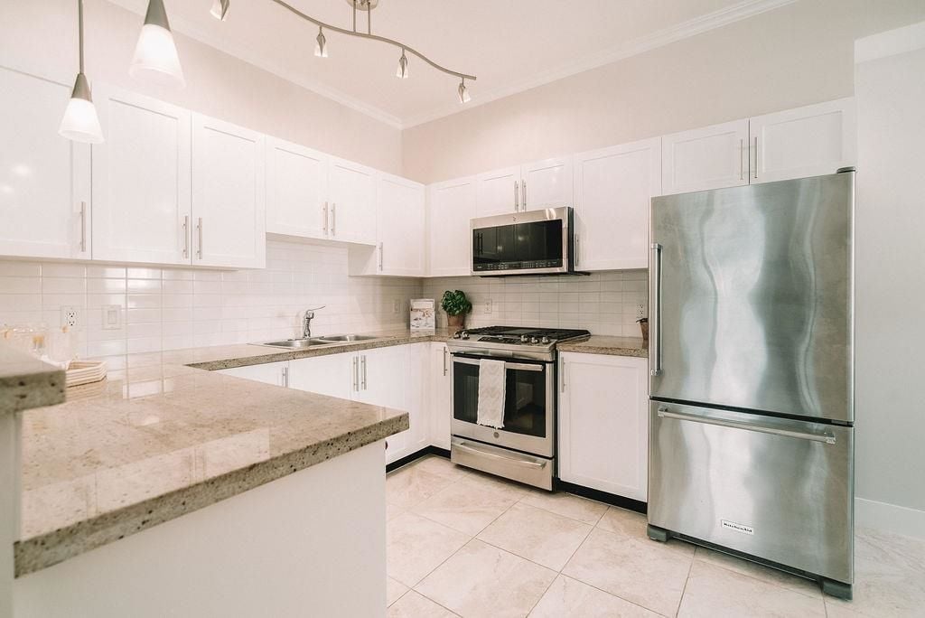 4468 Albert St, #307