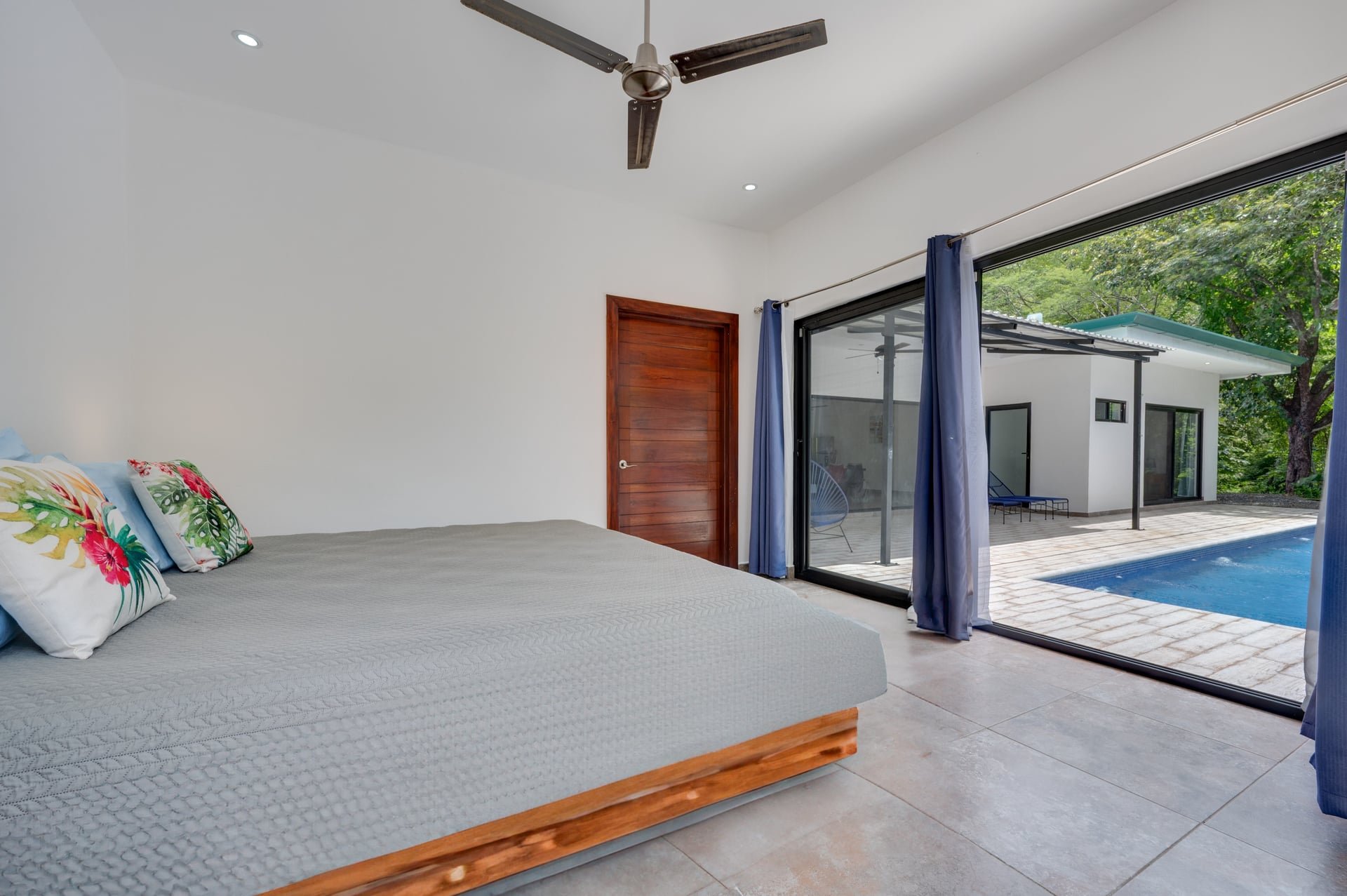 V-Domi Panama | Modern 3-Bedroom Villa with Pool on Expansive 6,078 m² Forest Lot in Finca Panamá, Tamarindo