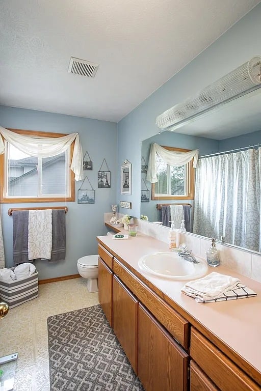 9706 N Ridgecrest Dr