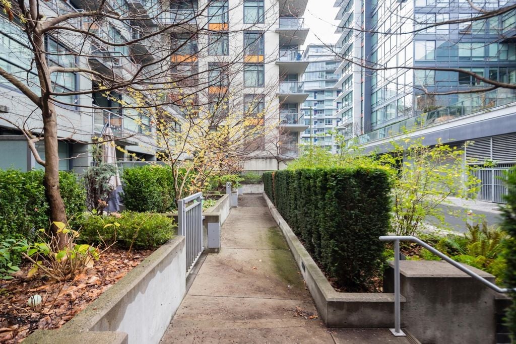 138 W 1 Ave, #507