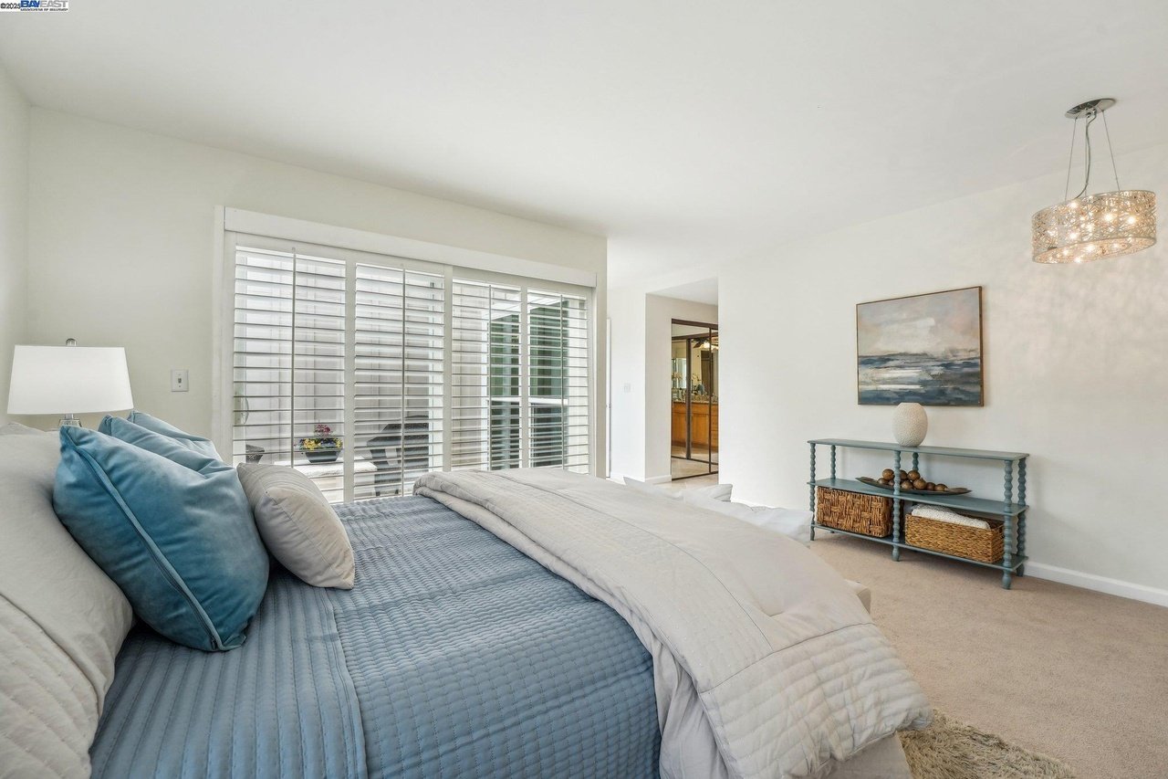 2119 Presidio Ct