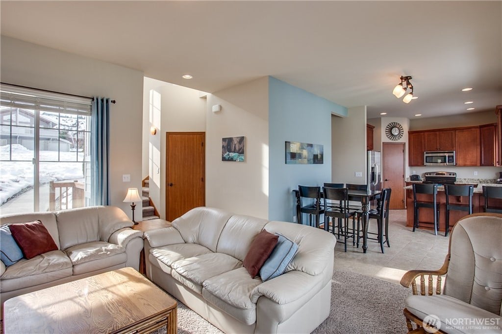 175 E Emerson Dr