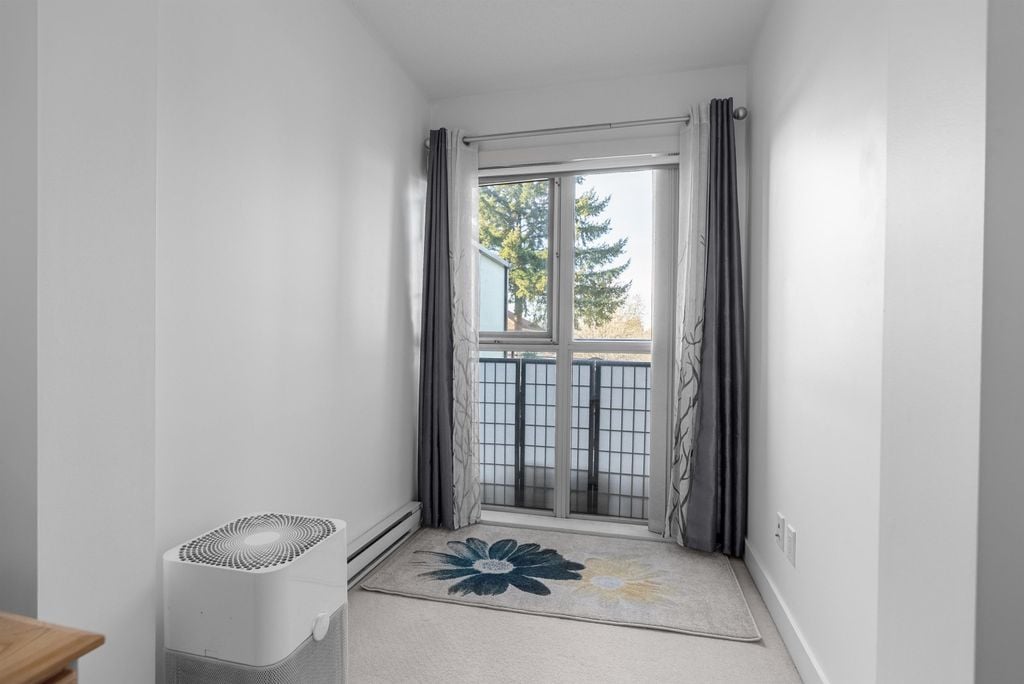 4550 Fraser St, #206