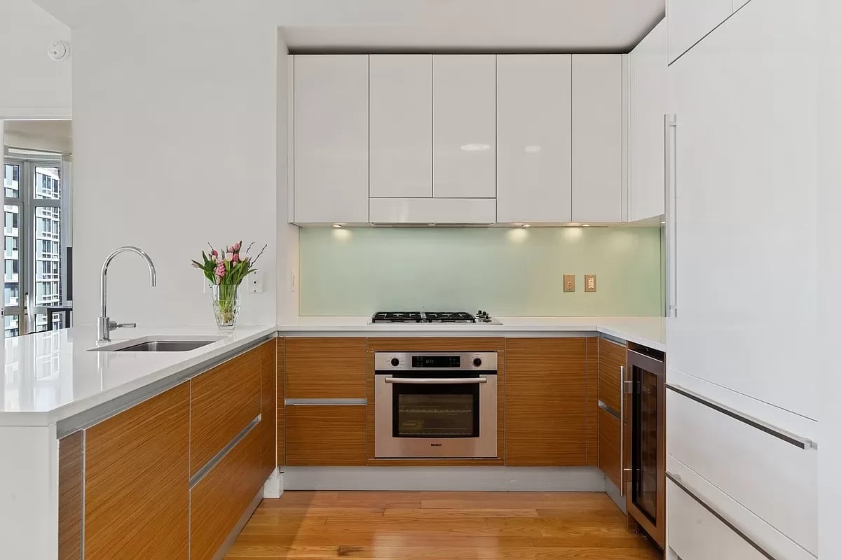 555 West 59th St Unit 18G