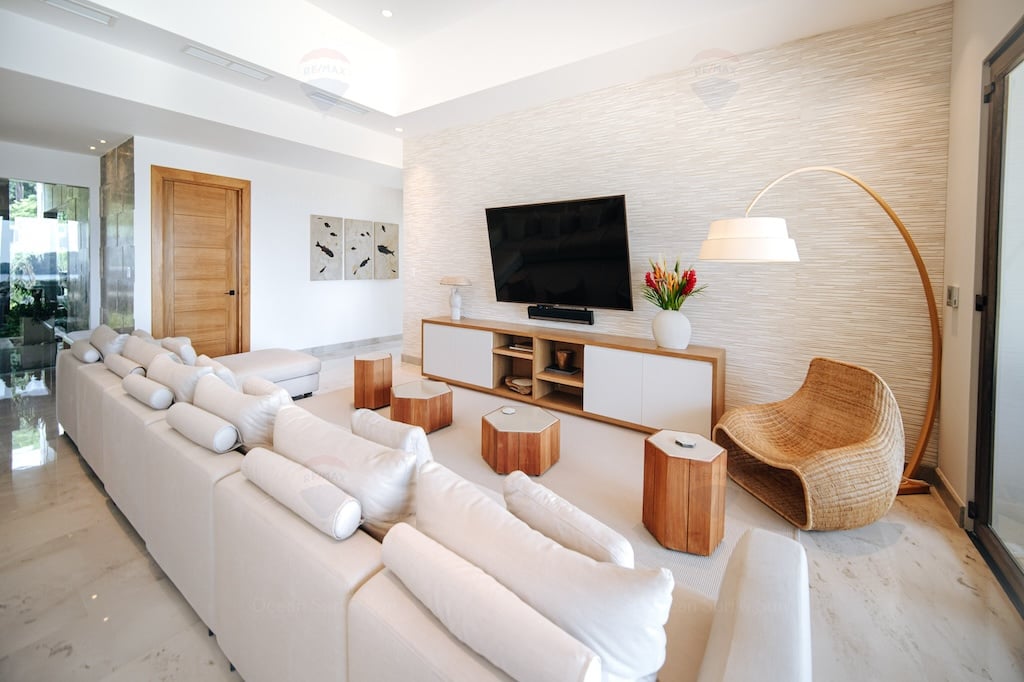 Cortez Amarillo 4 | Newly Renovated 5-Bedroom Ocean-View Luxury Home in Reserva Conchal