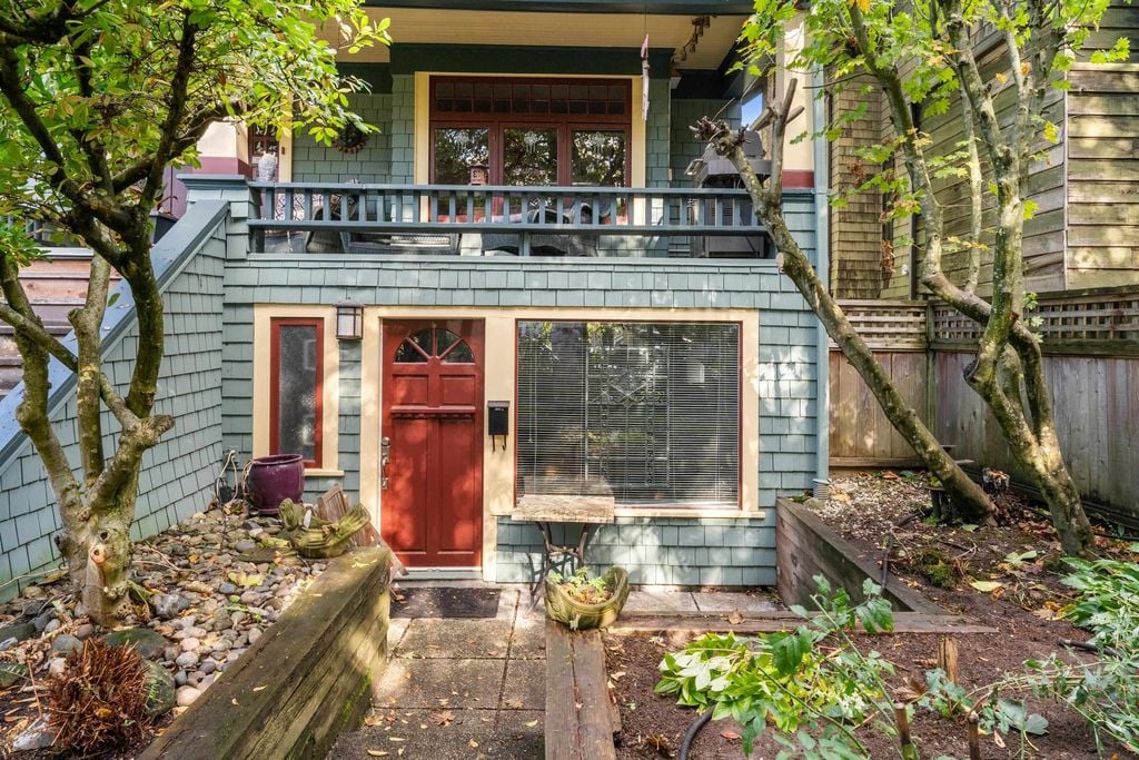49 W 7th Ave, #3447