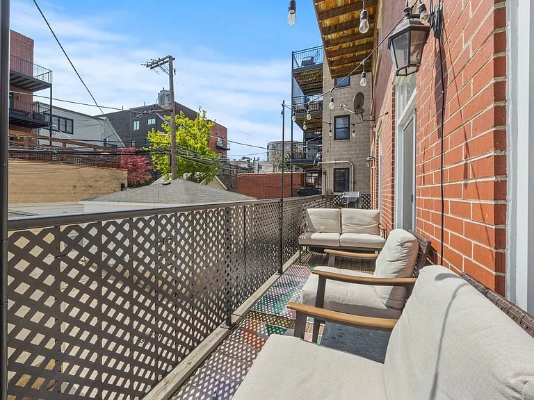 849 W Buckingham Place Unit: G