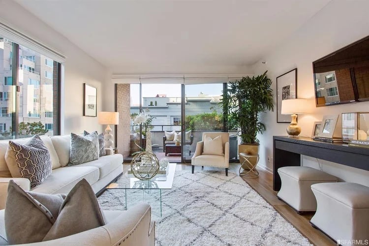 101 Lombard St #101