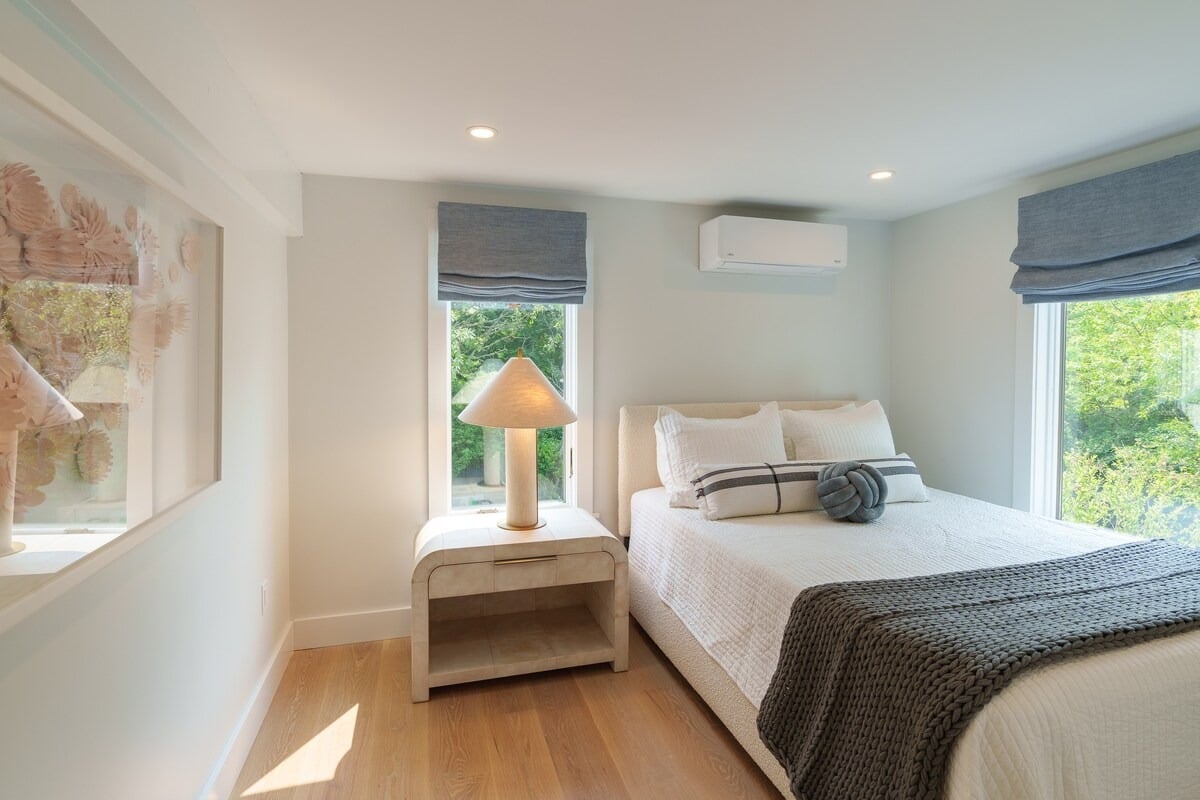 Edgartown Designer Retreat With Pool & Hot Tub