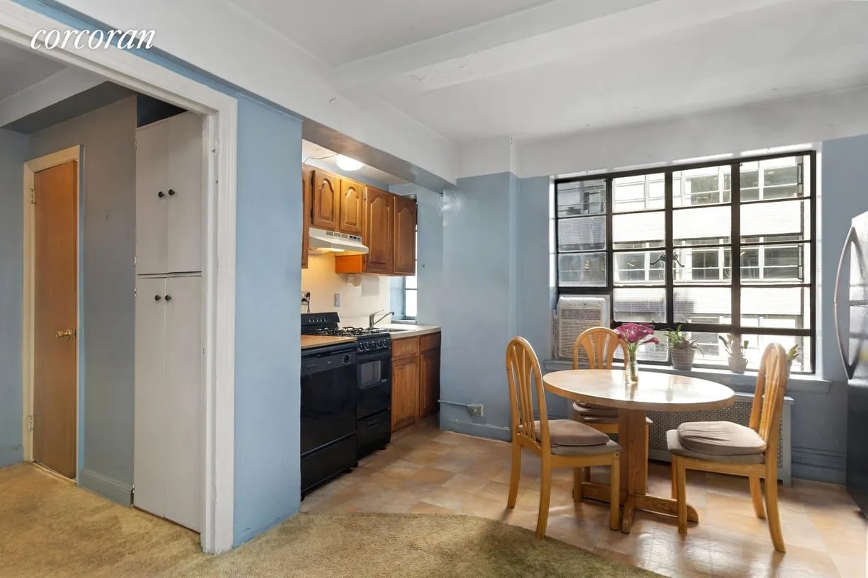 140 E 40th St Apt 4C