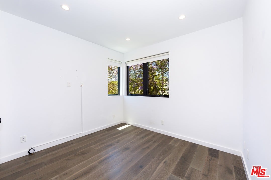 2546 Wellesley Ave